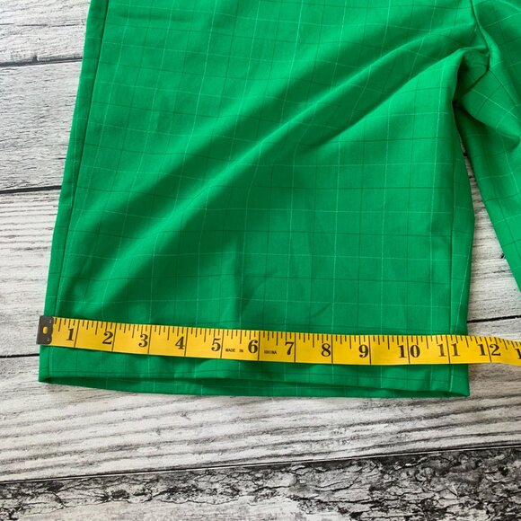 Izod Golf Plaid Flat Front Casual Shorts - Picture 11 of 11